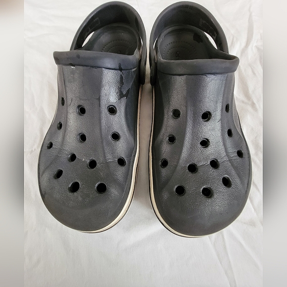 Crocs clogs, boys size J2/Y2, Black. - Picture 4 of 5
